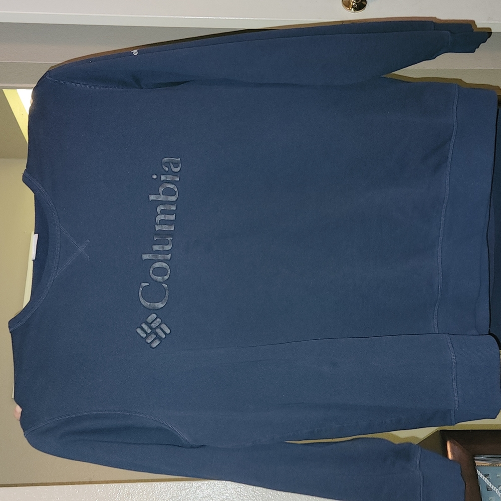 Columbia sweatshirt
